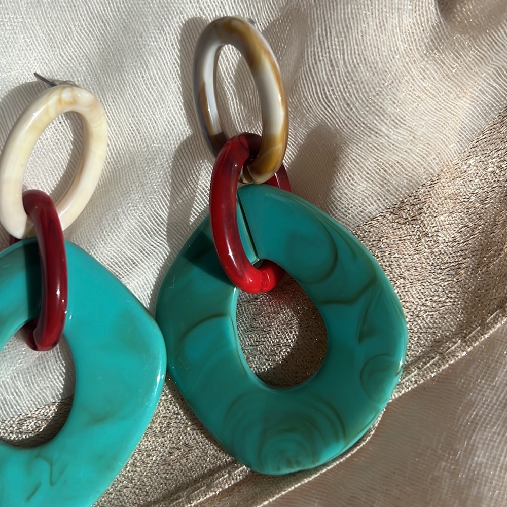 Drop Earings - Picture 2 of 3